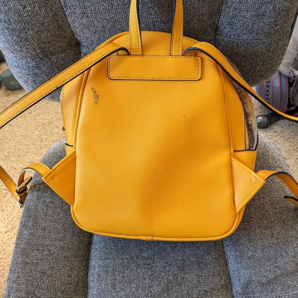 Guess Mini Backpack - image 2